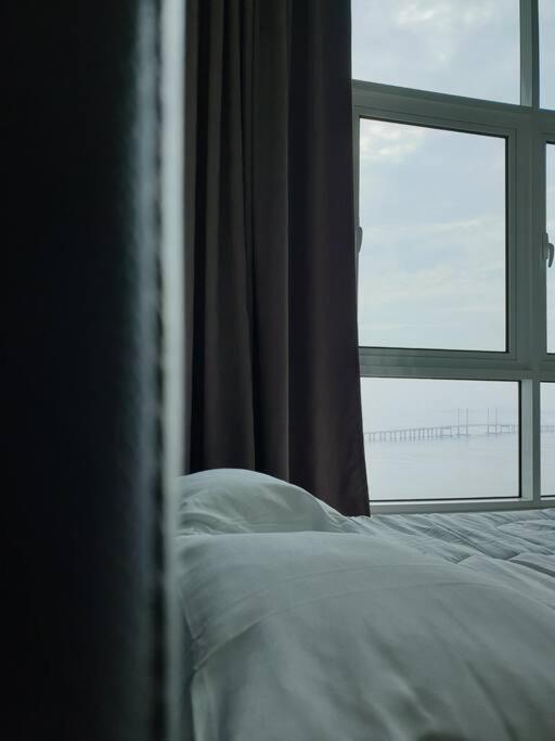 Direct Qbm & Ikea *Highfloor Sunrise Seaview Condo Bayan Lepas Exterior photo
